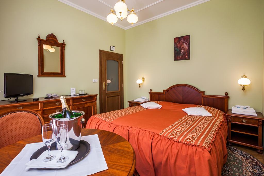Hotel Jelinkova Vila Velke Mezirici Room photo